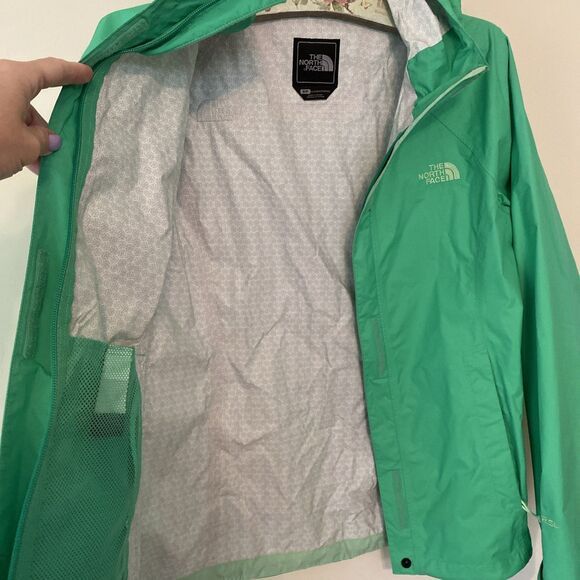 The North Face HyVent 2.5L Rain Jacket Women's S Light Green w/ hood - packable - Picture 8 of 10
